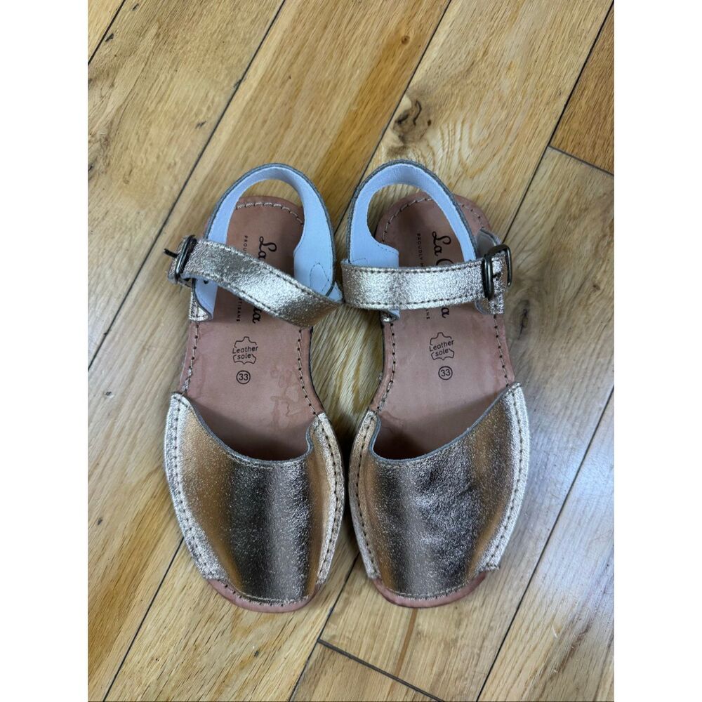 NWOB La Coqueta Girls Gold Sandals Size 33 US 2